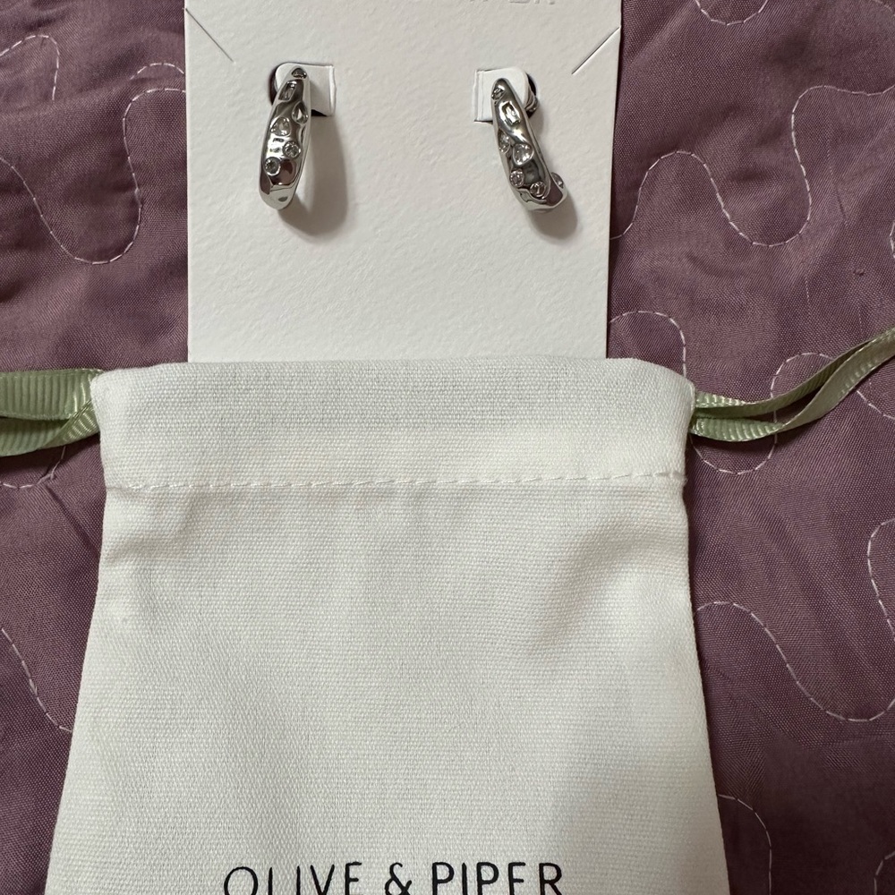 Olive & Piper Ren Earrings NWT Curved Silver Half Hoops With CZs Titanium Posts - Picture 2 of 3